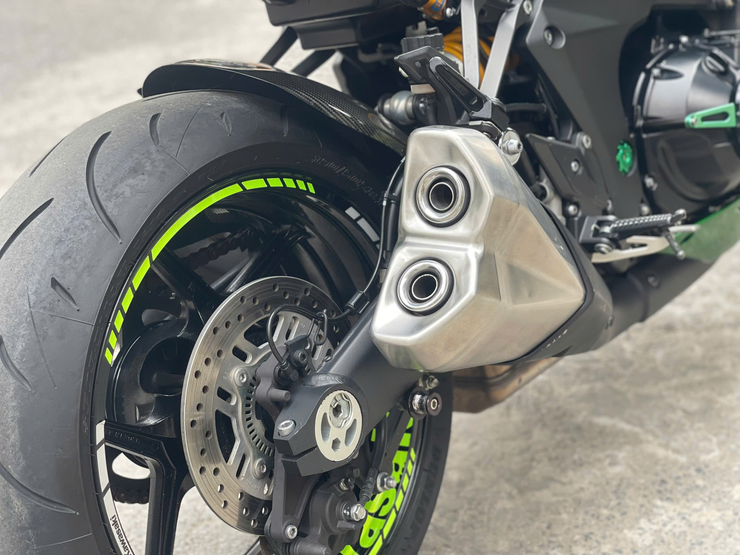 Kawasaki Z1000R 2022